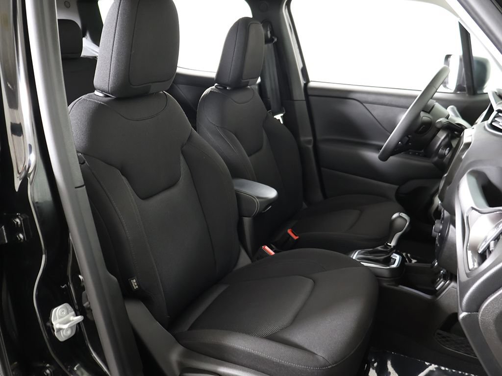 Used 2023 Jeep Renegade Latitude AWD/4WD image 28