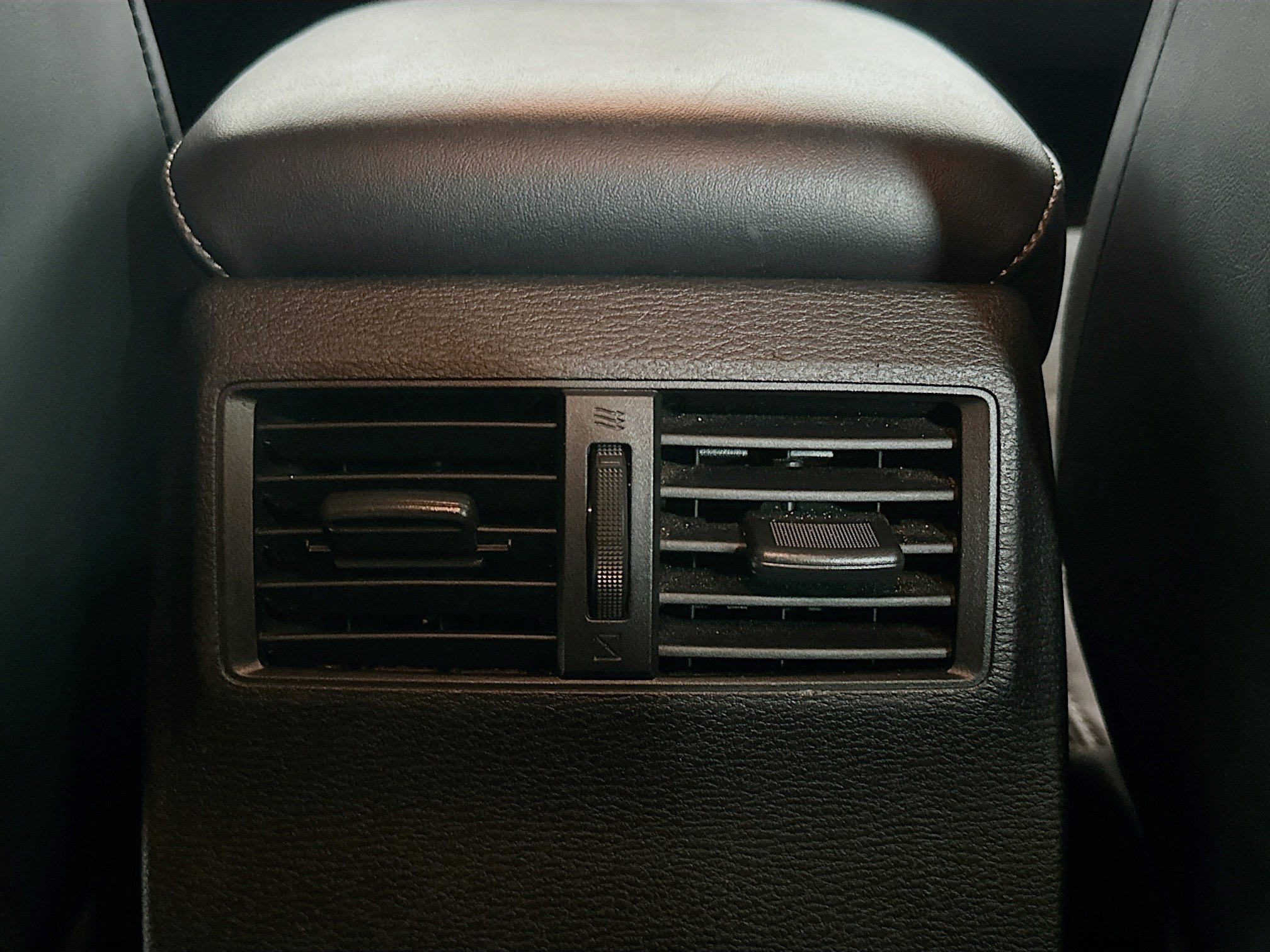 Used 2024 Mitsubishi Outlander SE image 27