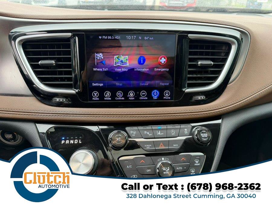 Used 2017 Chrysler Pacifica Limited FWD image 25
