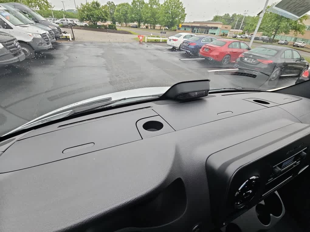 Used 2025 Mercedes-Benz Sprinter 2500 image 18