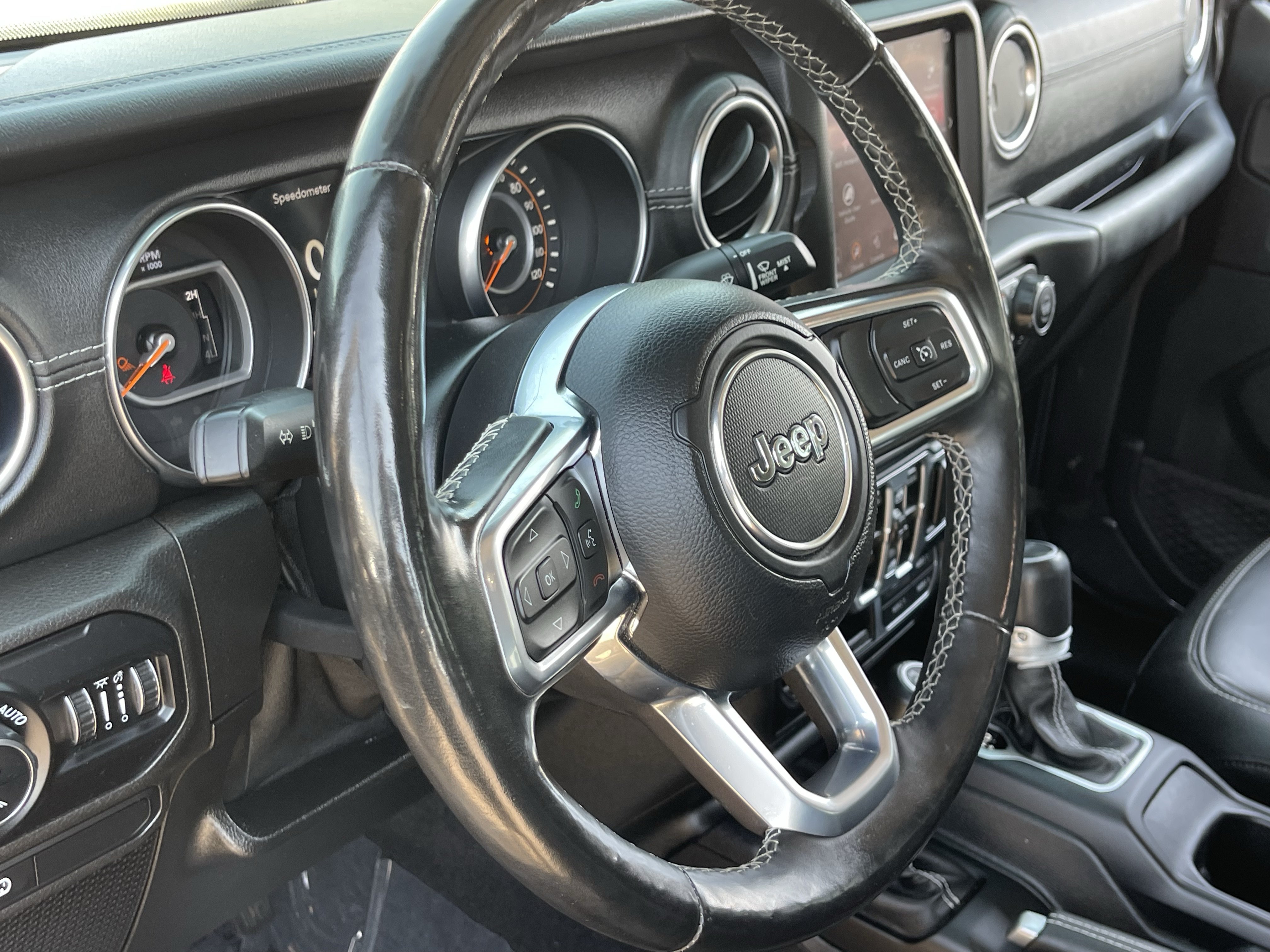 Used 2020 Jeep Gladiator Overland AWD/4WD image 21