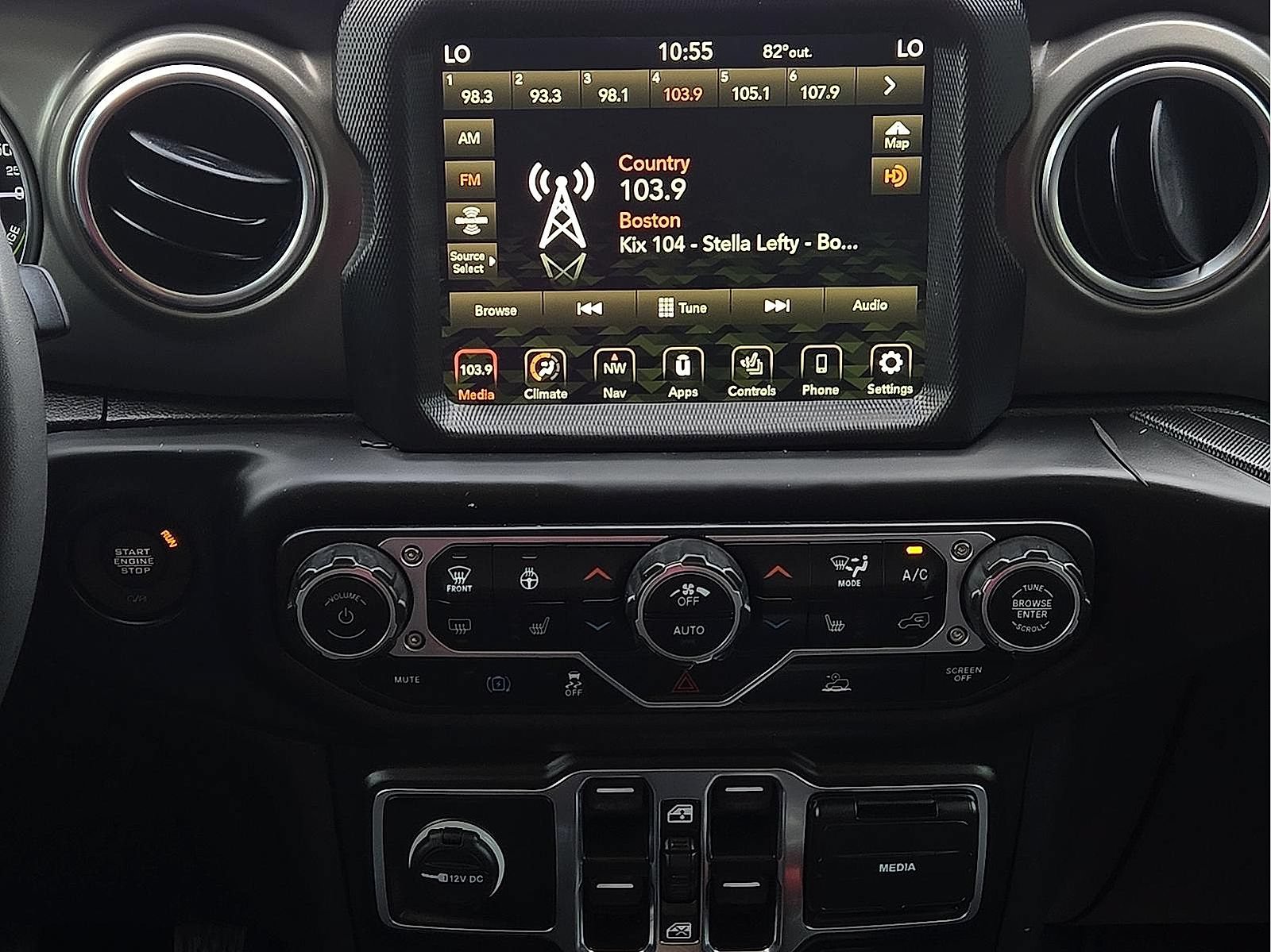 Used 2023 Jeep Wrangler Unlimited Rubicon 4xe w/ Cold Weather Group AWD/4WD image 13
