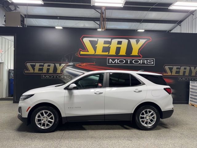Used 2023 Chevrolet Equinox LT image 3