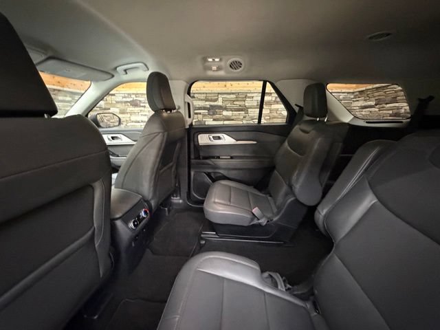 Used 2025 Ford Explorer Active w/ Active Comfort Package AWD/4WD image 31