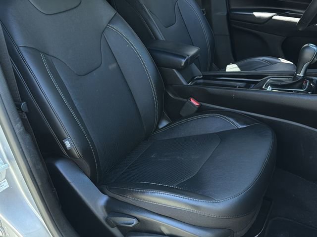 Used 2023 Jeep Compass High Altitude AWD/4WD image 34