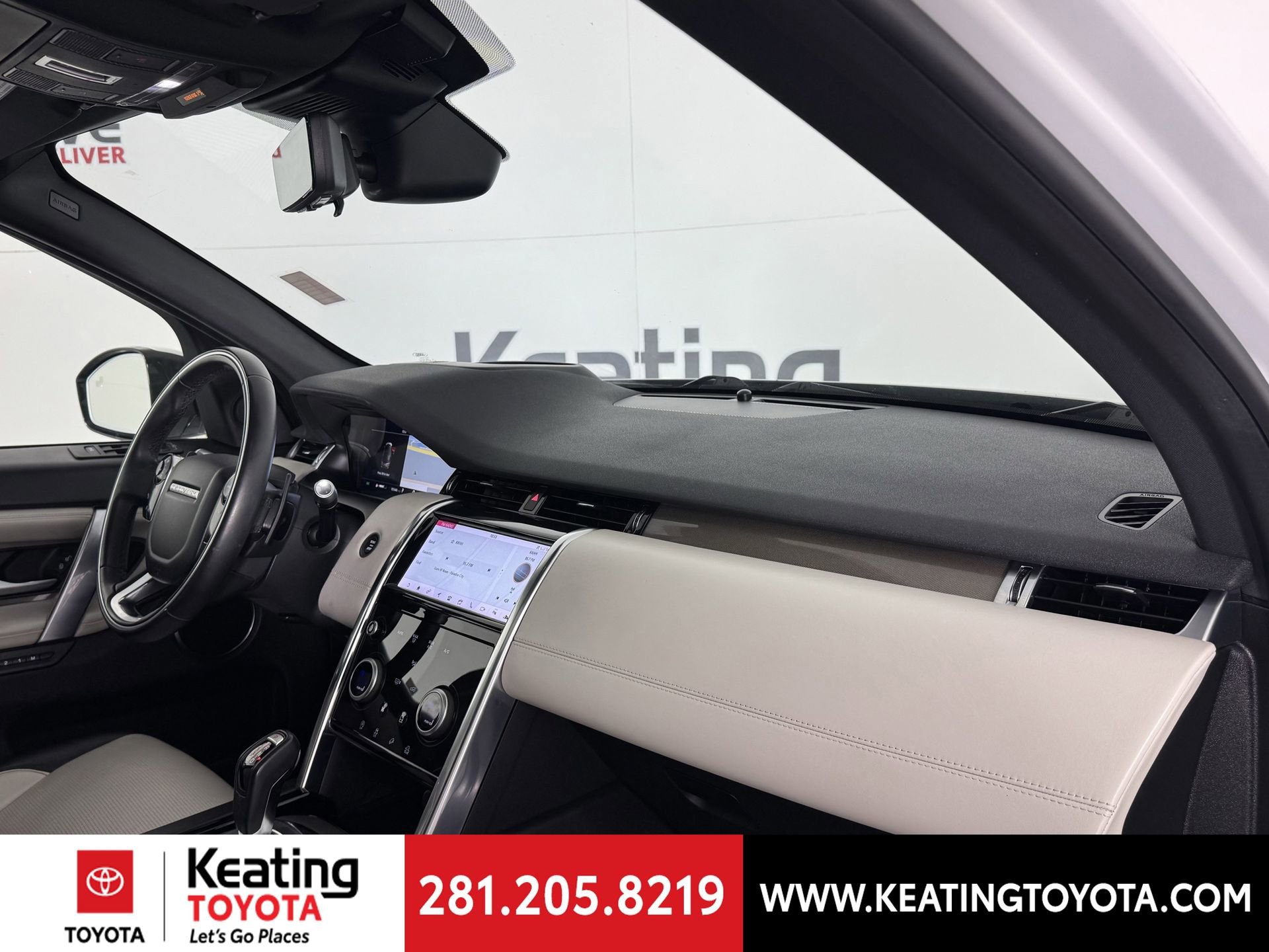 Used 2020 Land Rover Discovery Sport SE R-Dynamic image 22