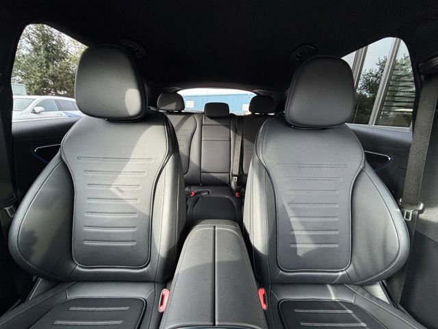 Used 2025 Mercedes-Benz GLC 300 4MATIC image 49