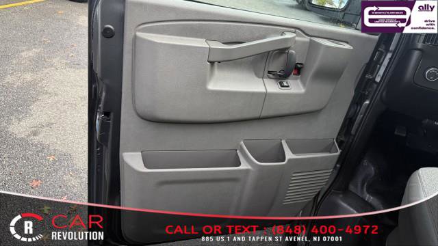 Used 2017 Chevrolet Express 2500 image 34
