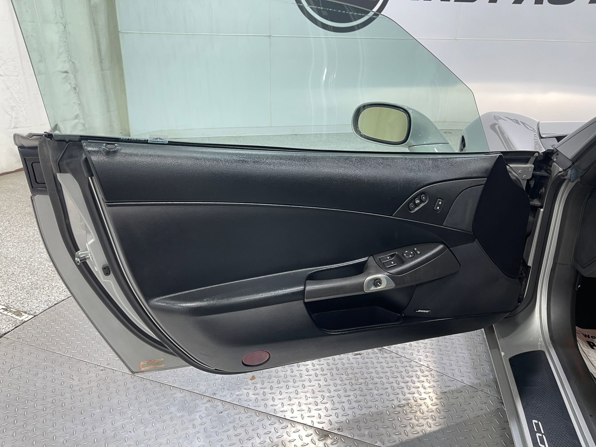 Used 2005 Chevrolet Corvette Convertible w/ Preferred Equipment Group image 12