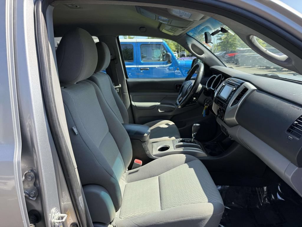 Used 2015 Toyota Tacoma PreRunner w/ SR5 Package RWD image 14