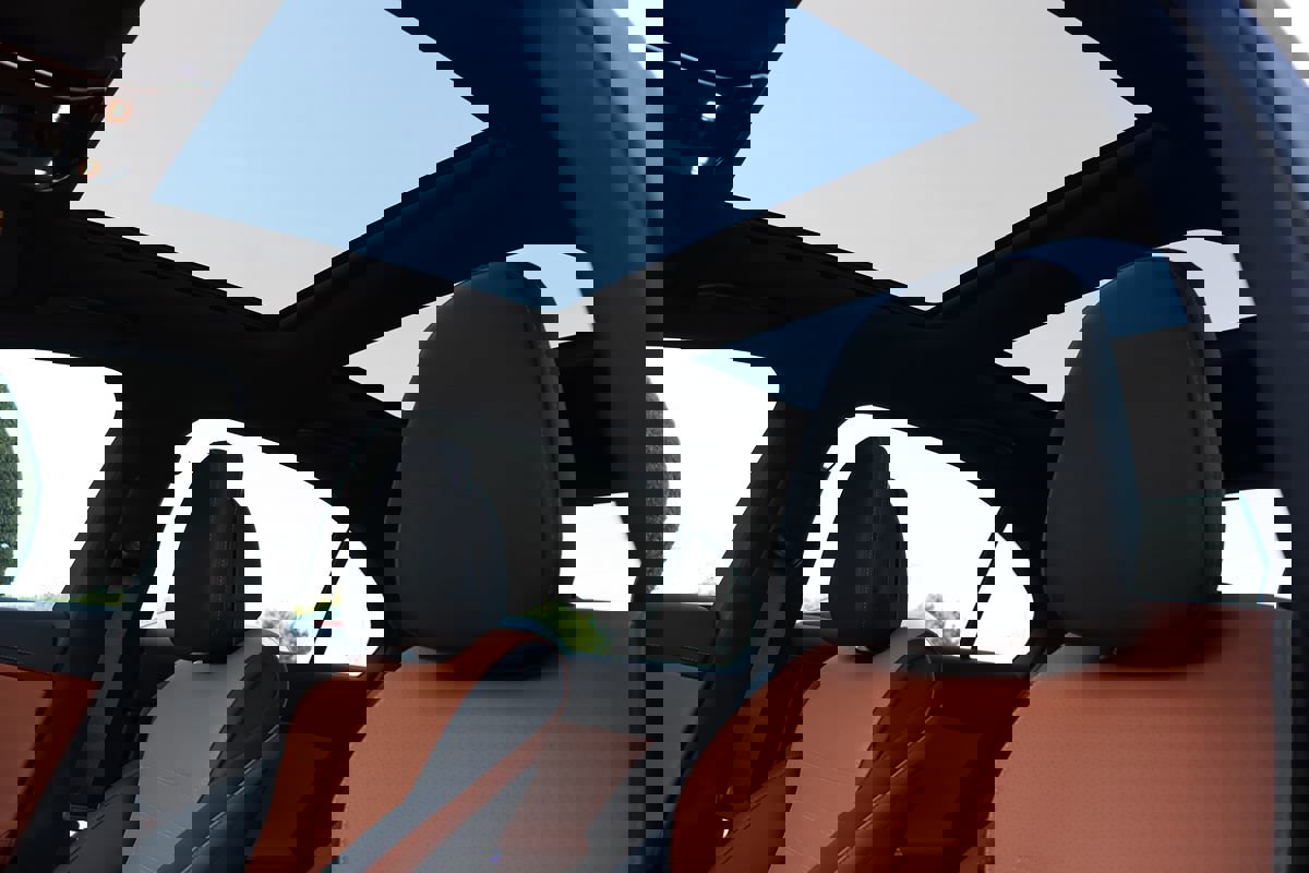 Used 2025 Mercedes-Benz C 300 Sedan image 14