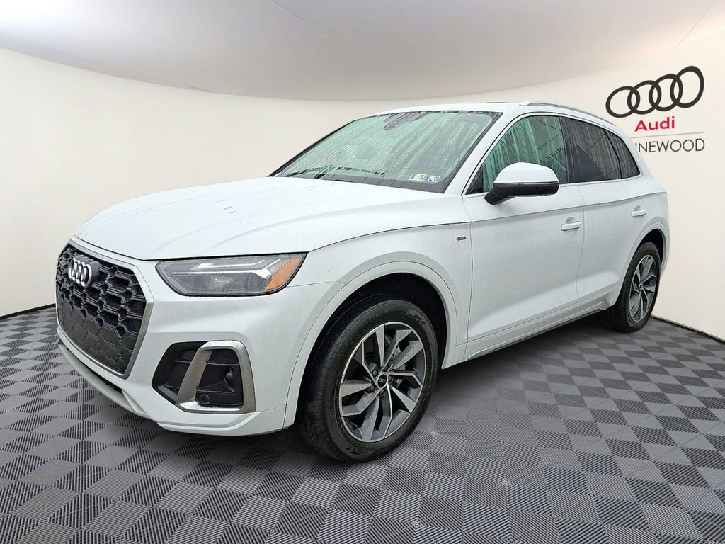 Used 2023 Audi Q5 2.0T Premium w/ Convenience Package image 3