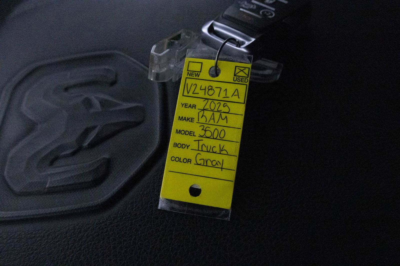 Used 2025 RAM 3500 Laramie AWD/4WD image 25