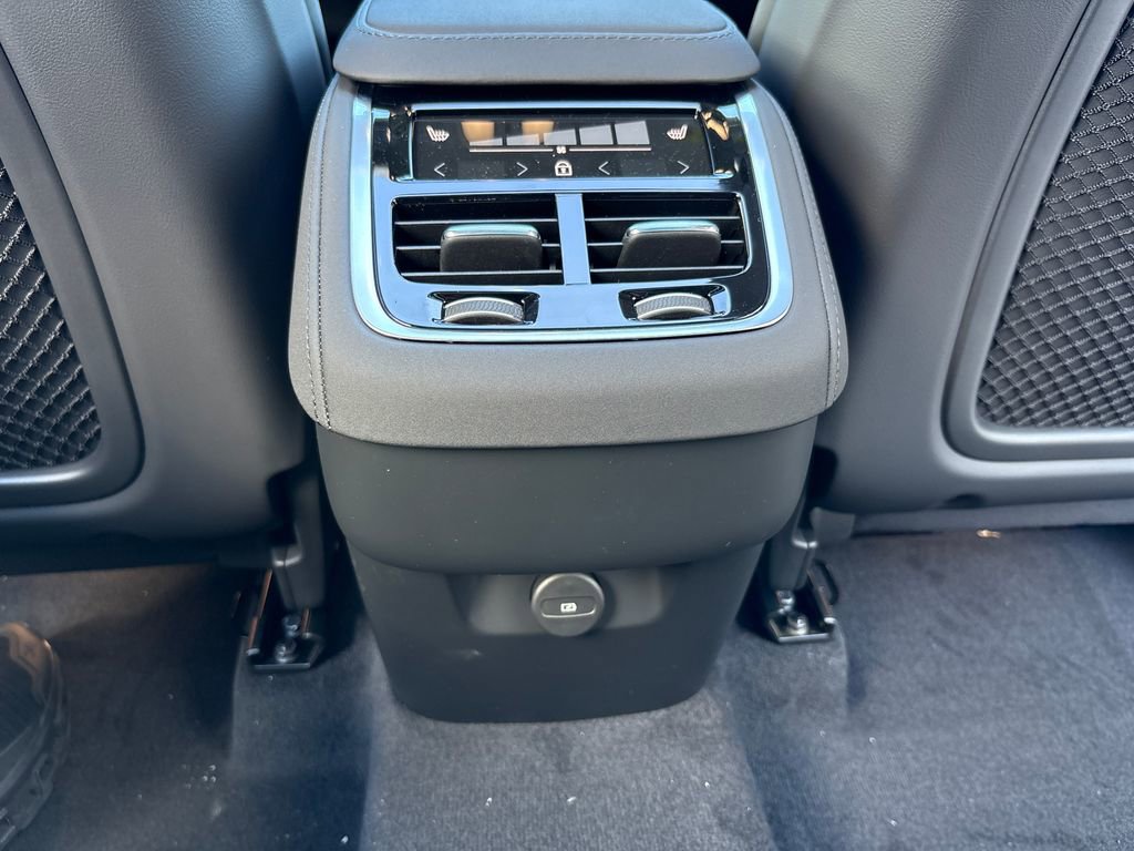 New 2026 Volvo XC90 B5 Plus image 16