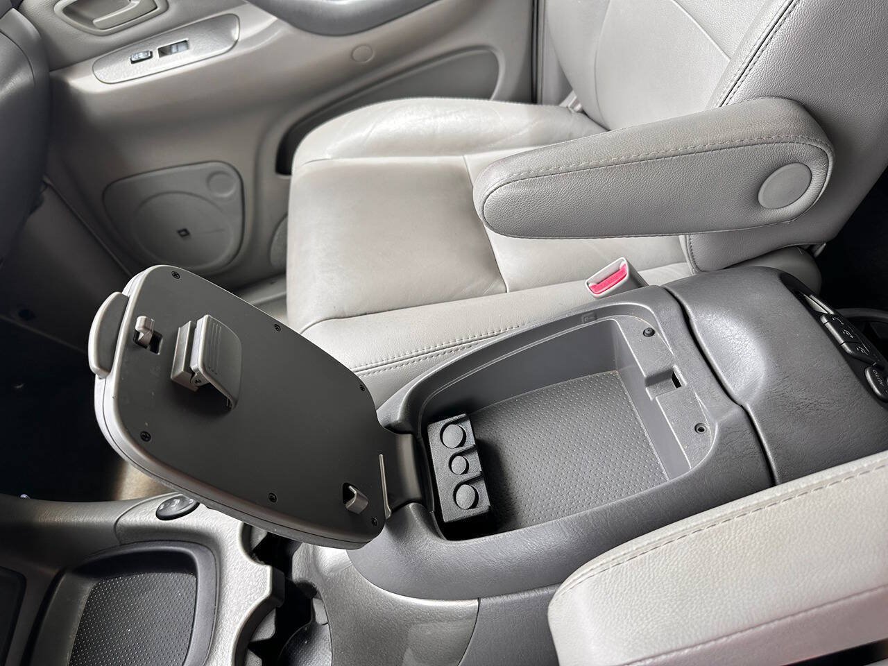 Used 2007 Toyota Sequoia Limited RWD image 53