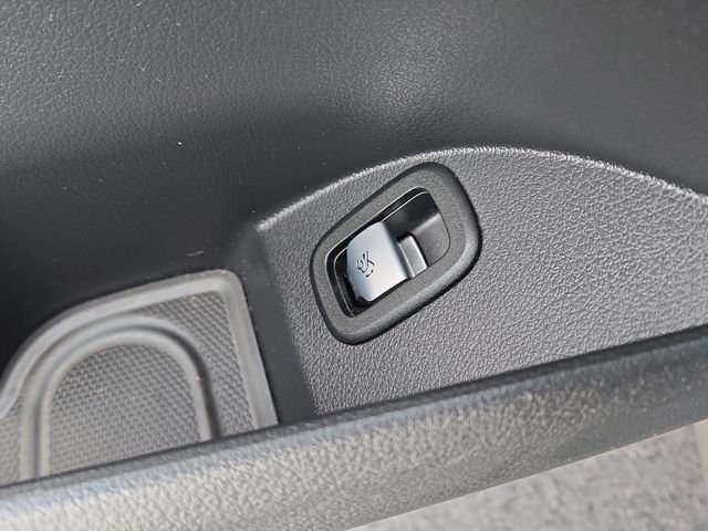 Used 2023 Mercedes-Benz GLC 300 4MATIC image 19