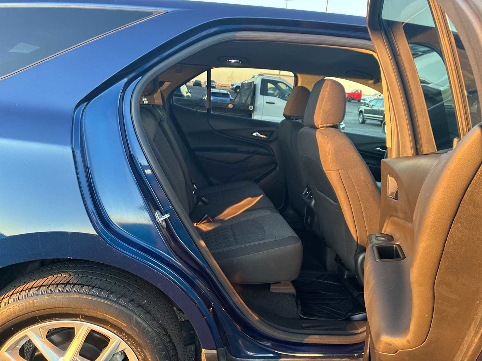 Used 2023 Chevrolet Equinox LT image 25