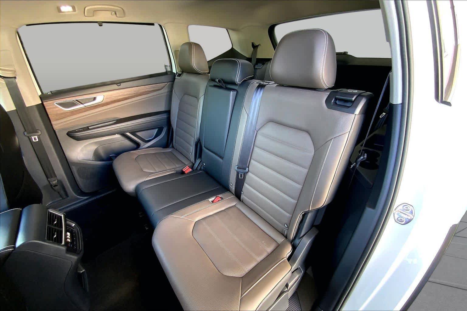 Used 2025 Volkswagen Atlas SEL AWD/4WD image 21