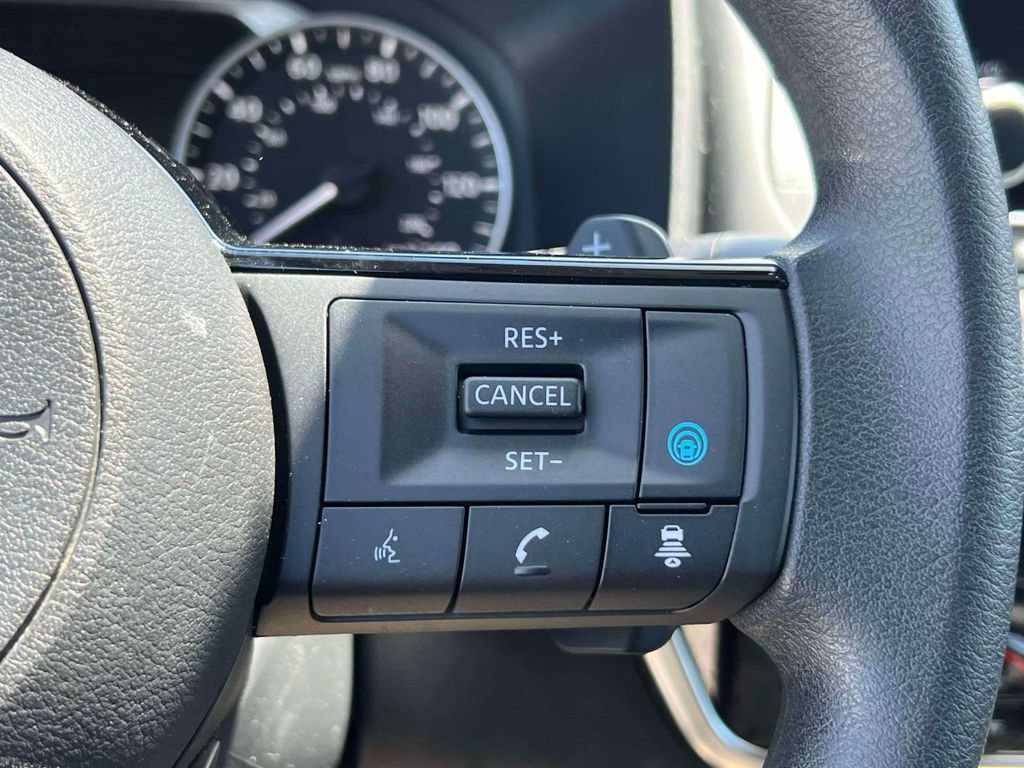 Used 2023 Nissan Rogue SV AWD/4WD image 21