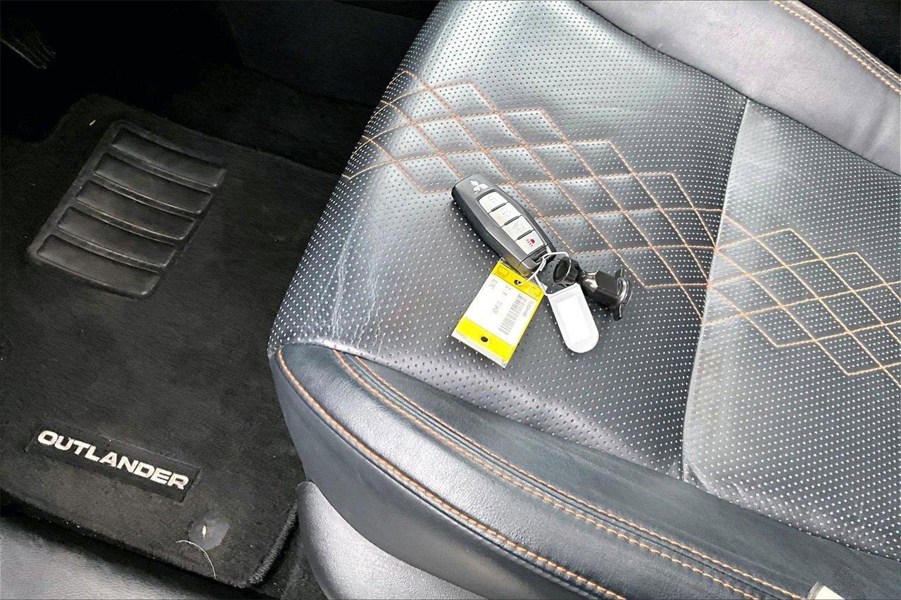 Used 2022 Mitsubishi Outlander SEL image 33
