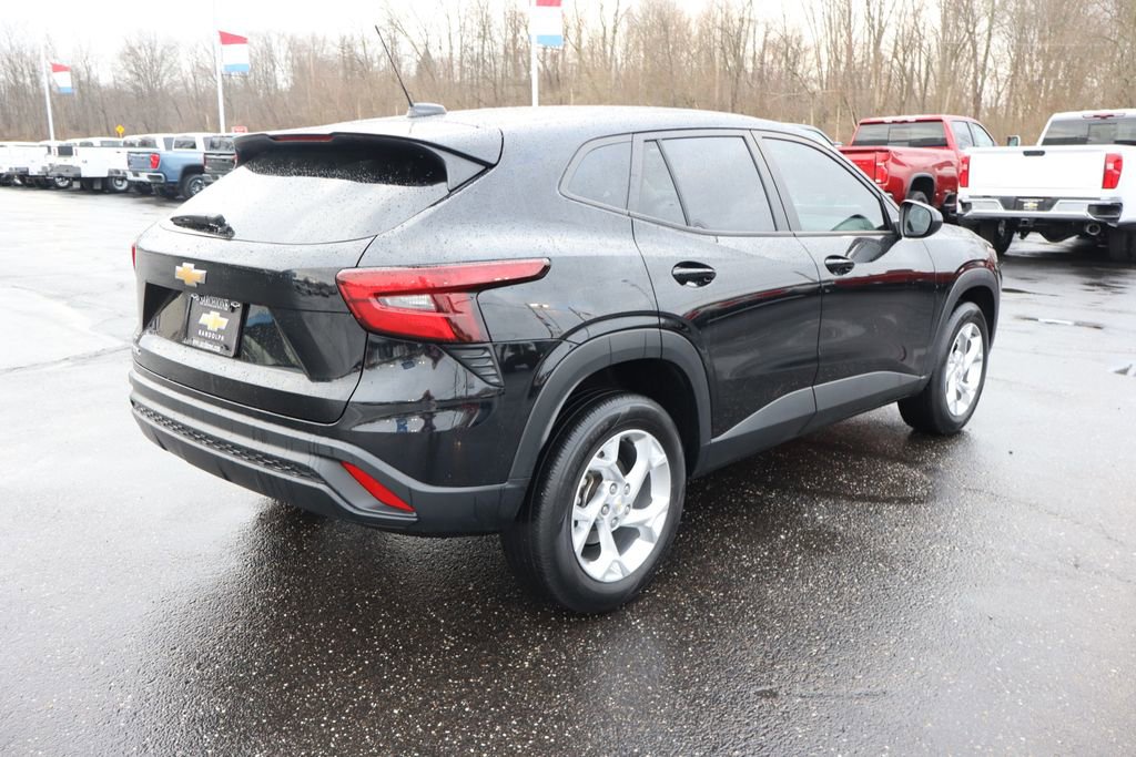 Used 2024 Chevrolet Trax LS w/ LS Convenience Package image 28