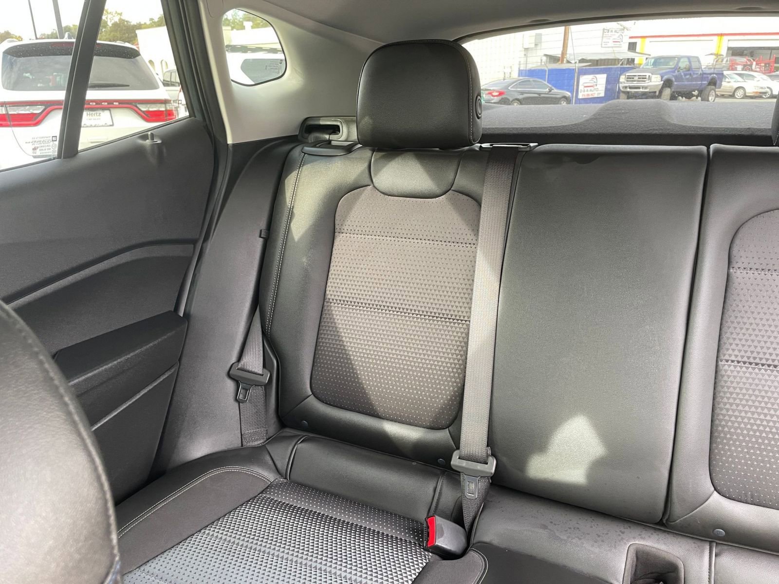 Used 2025 Chevrolet Trax LT w/ LT Convenience Package image 37