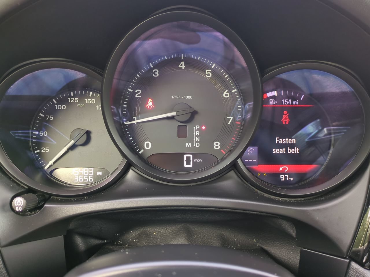 Used 2025 Porsche Macan AWD/4WD image 27