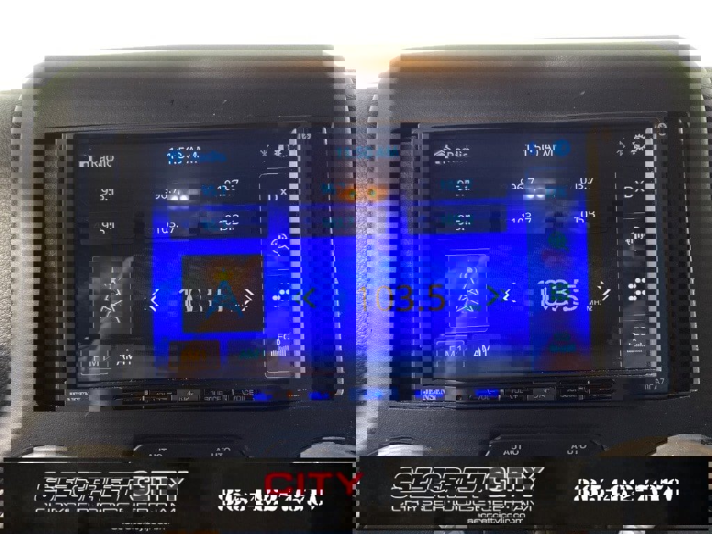 Used 2018 Jeep Wrangler Unlimited Sahara w/ Connectivity Group image 20