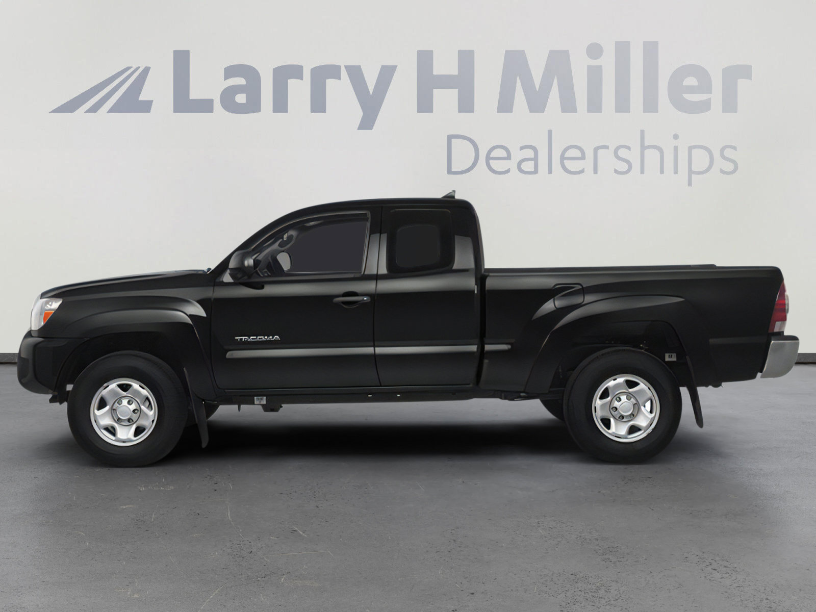 Used 2014 Toyota Tacoma 4x4 Access Cab V6 w/ TRD Off-Road Package image 3