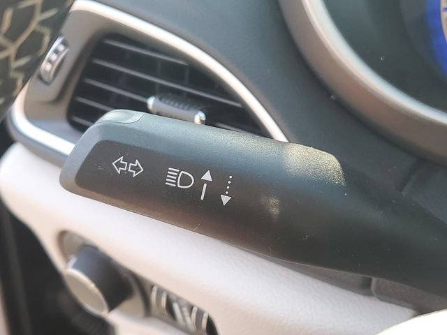 Used 2024 Chrysler Voyager LX FWD image 16
