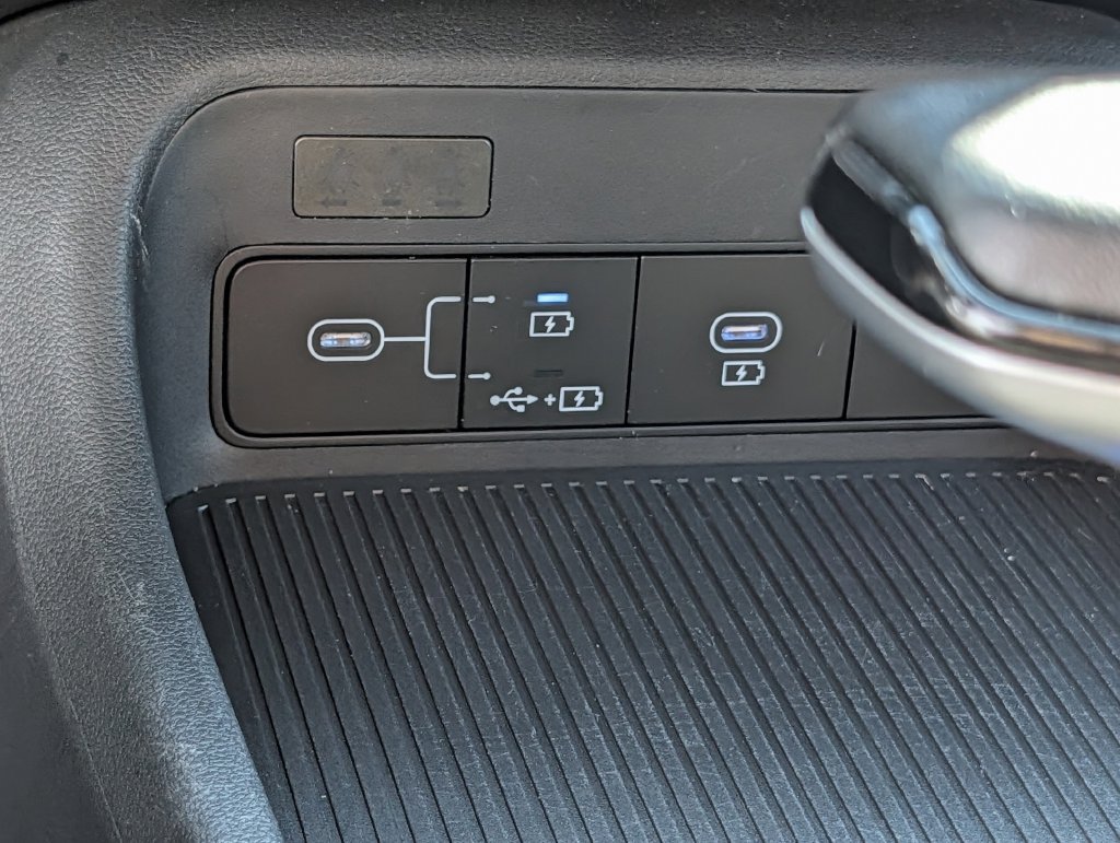 Used 2025 Hyundai Kona SEL FWD image 18