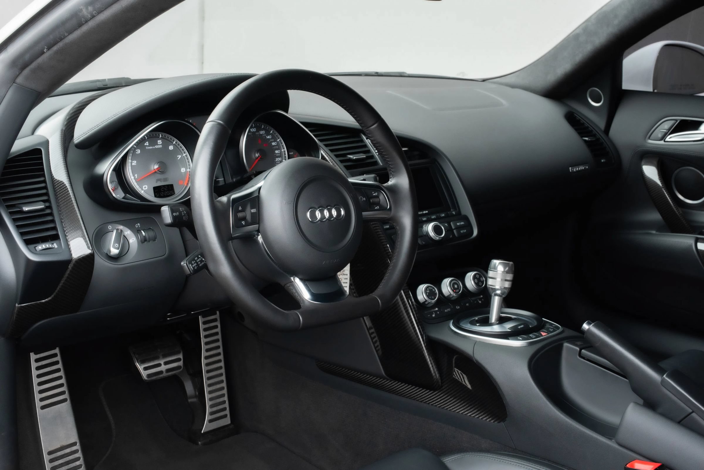 Used 2012 Audi R8 V8 AWD/4WD image 9