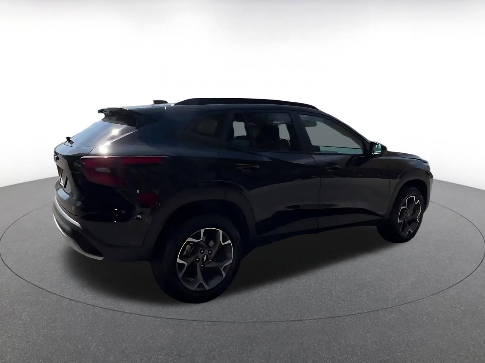 Used 2025 Chevrolet Trax LT image 15