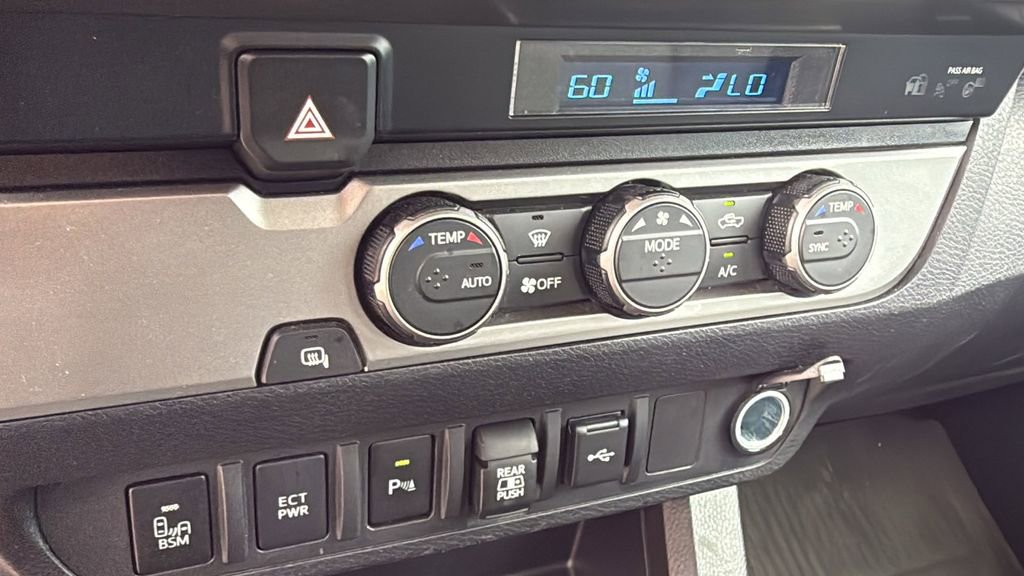 Used 2022 Toyota Tacoma SR5 RWD image 33