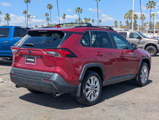 Used 2021 Toyota RAV4 XLE Premium FWD image 5