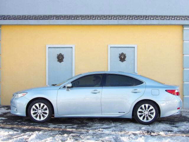 Used 2013 Lexus ES 300h w/ Luxury Pkg FWD image 3