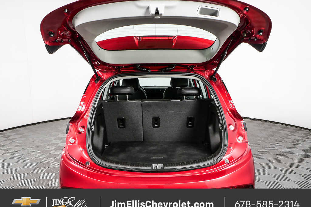 Used 2023 Chevrolet Bolt LT w/ Infotainment Package FWD image 30