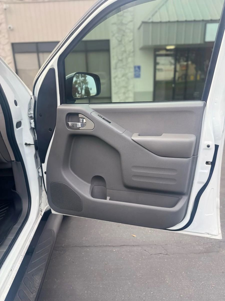 Used 2018 Nissan Frontier SV w/ Value Truck Package image 15