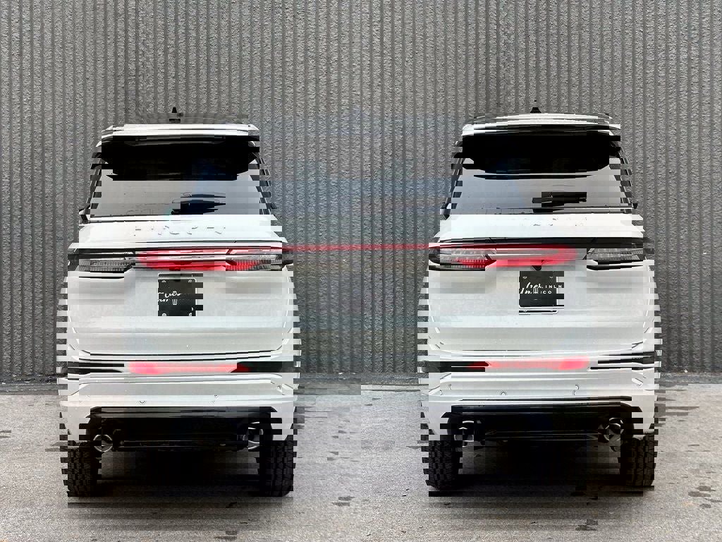 New 2025 Lincoln Corsair Grand Touring image 4