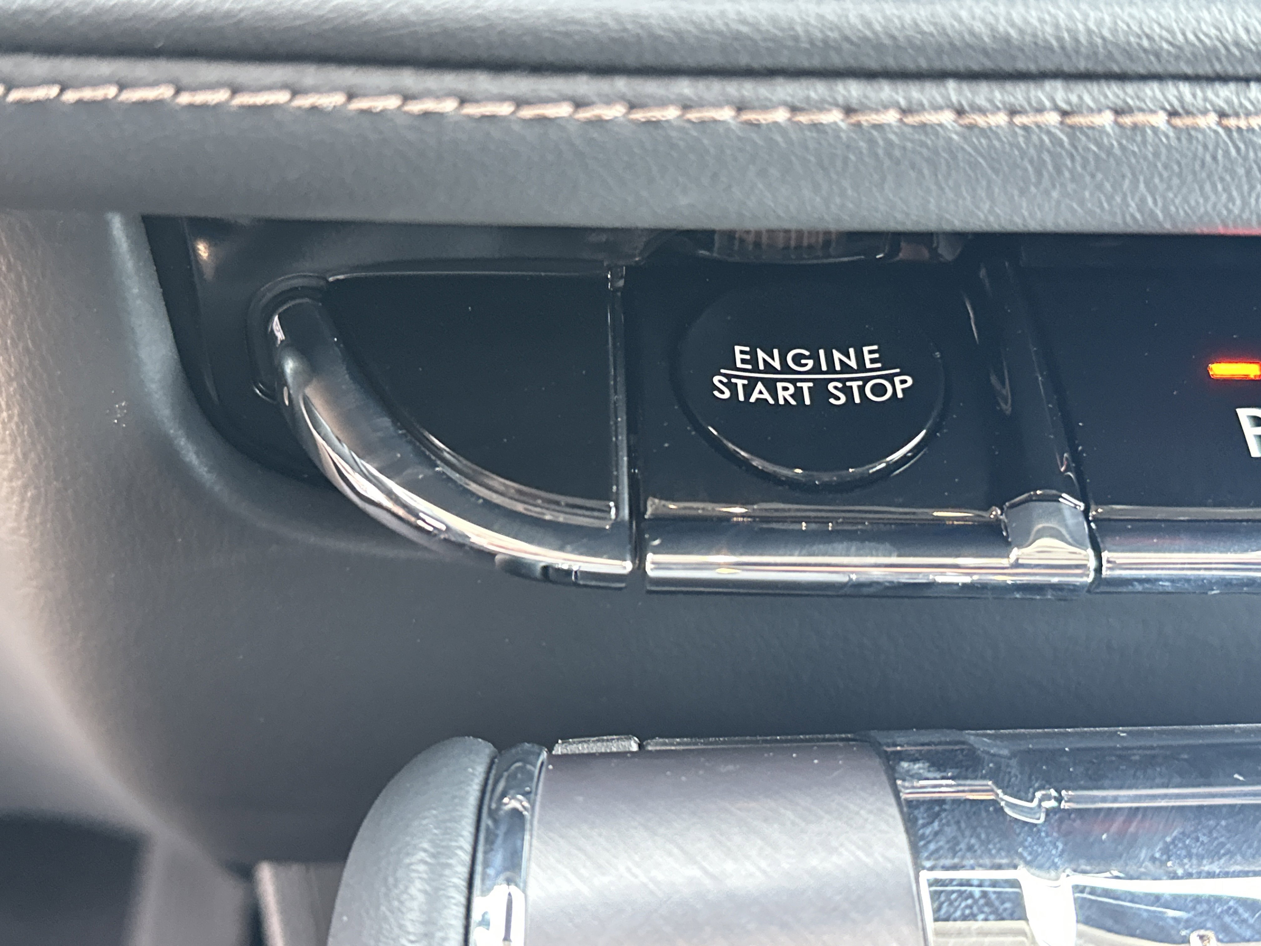 New 2026 Lincoln Aviator 2WD w/ Jet Appearance Package image 19