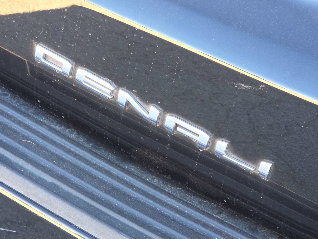 Used 2022 GMC Yukon XL Denali AWD/4WD image 10