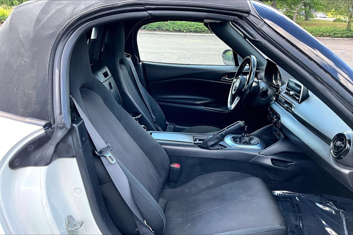 Used 2016 MAZDA MX-5 Miata Sport RWD image 12