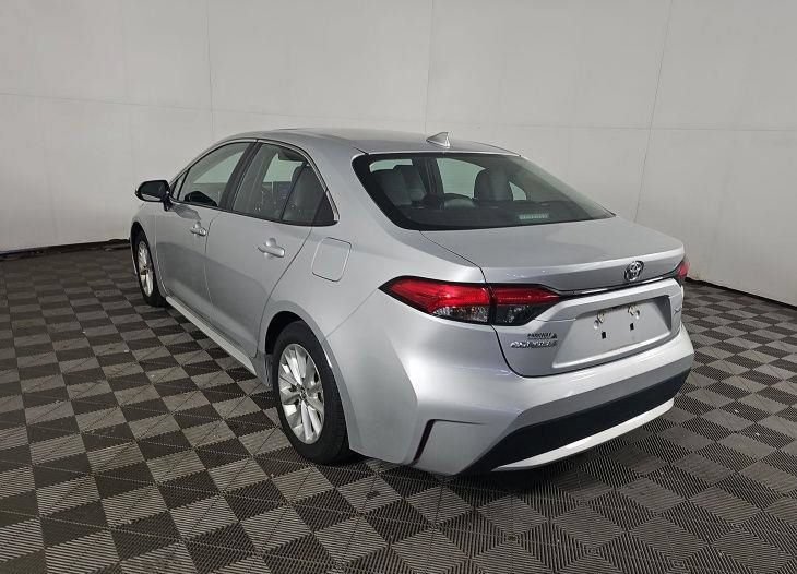 Used 2022 Toyota Corolla XLE FWD image 4