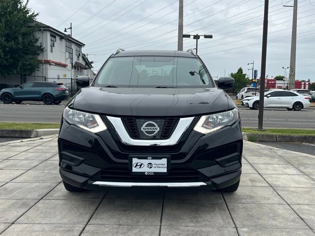 Used 2017 Nissan Rogue SV AWD/4WD image 4