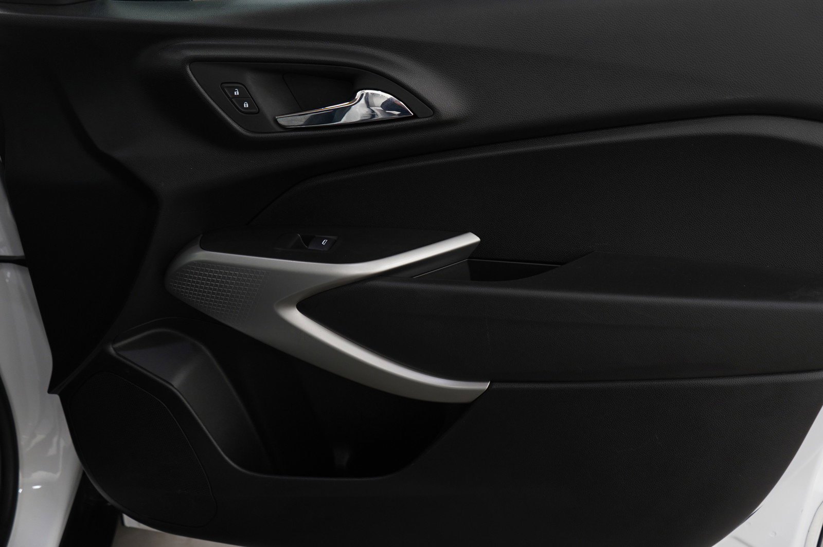 Used 2024 Chevrolet Trax LS image 9