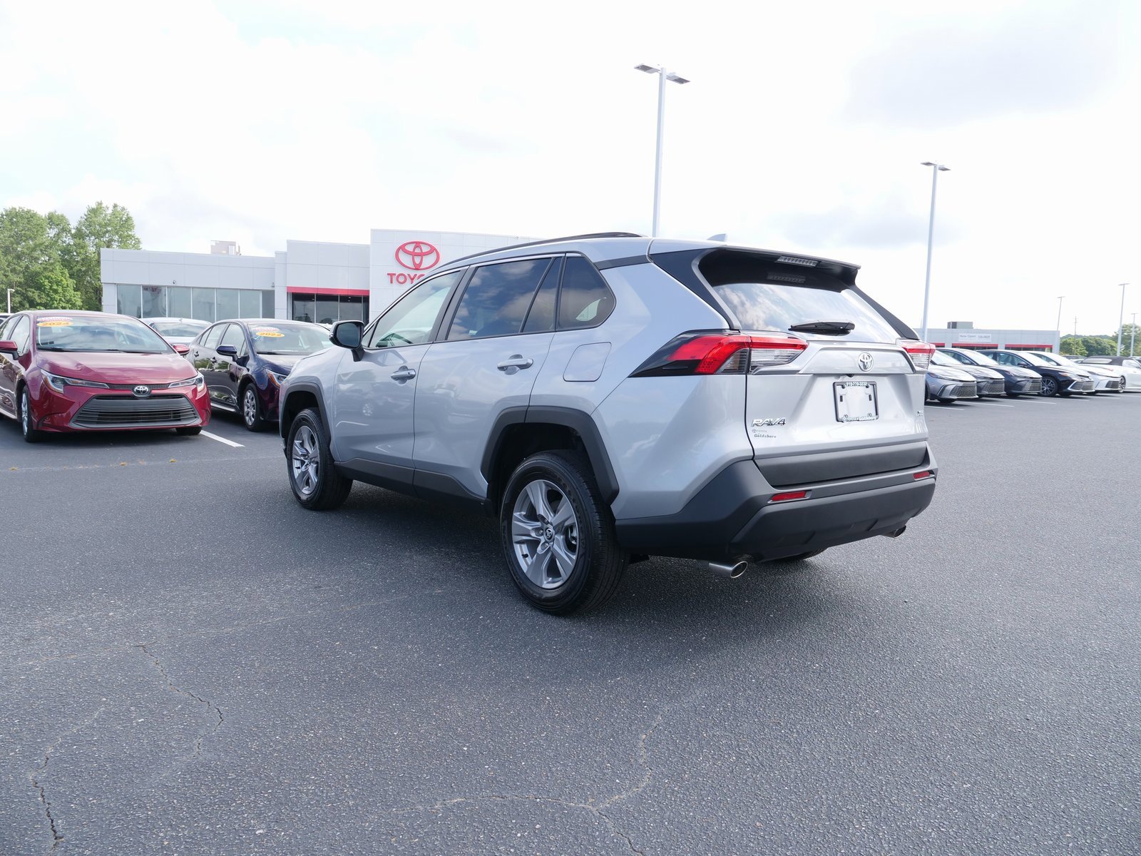 Used 2024 Toyota RAV4 XLE image 5
