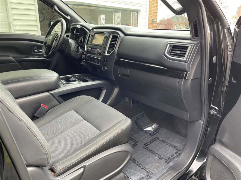 Used 2018 Nissan Titan SV w/ SV Convenience Package image 71