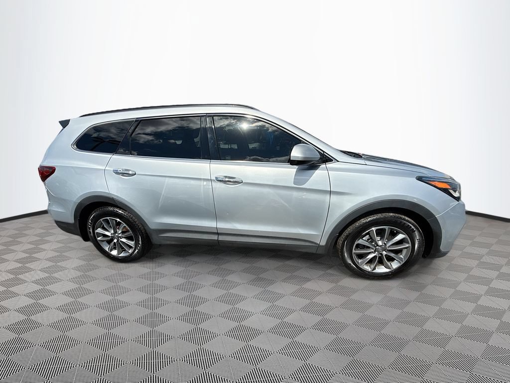 Used 2018 Hyundai Santa Fe SE w/ Cargo Package FWD image 9