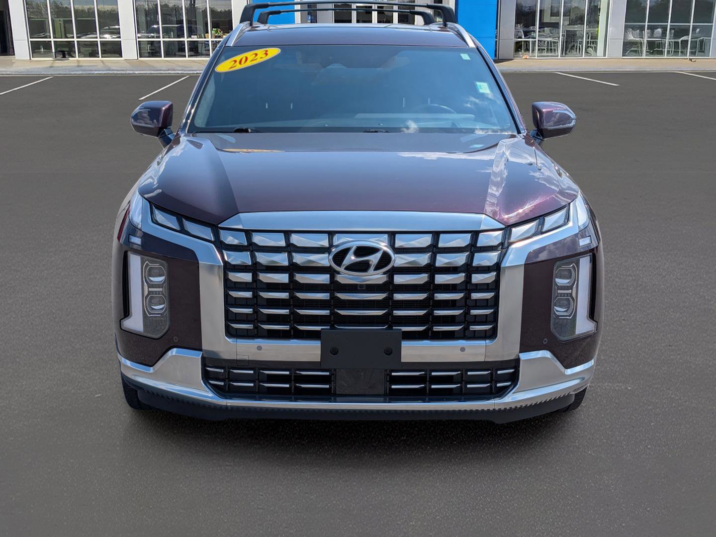 Used 2023 Hyundai Palisade Calligraphy image 2