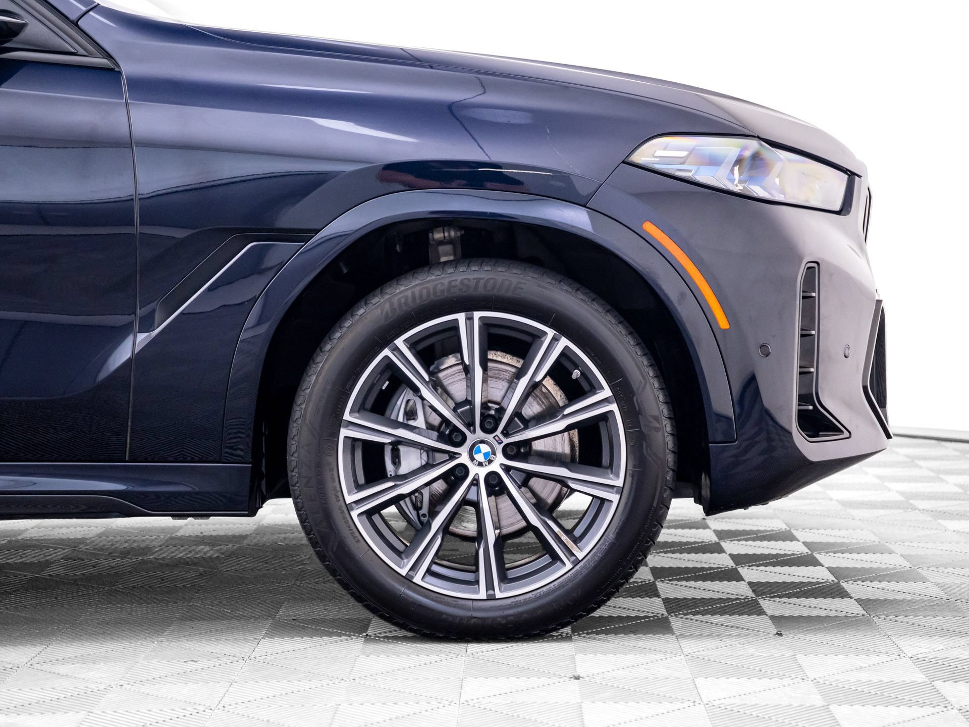 Used 2025 BMW X6 xDrive40i AWD/4WD image 35